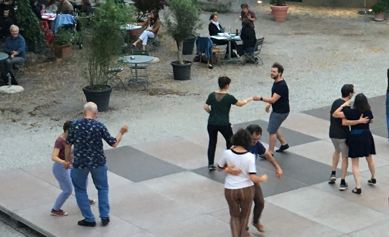 Event-Image for 'Tanzen im Schlosshof  Lindy Hop'