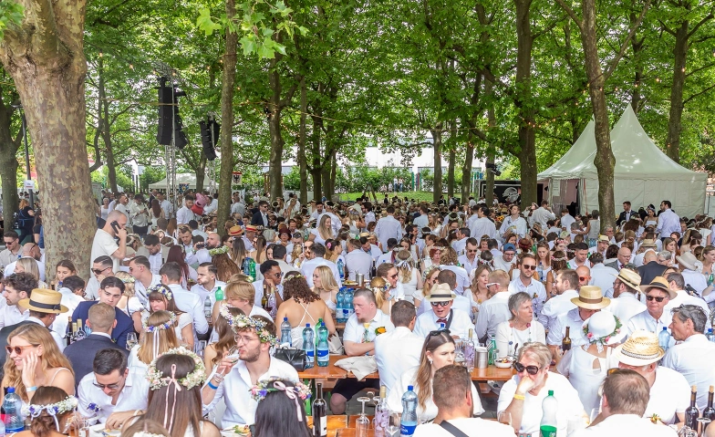 Maienzugbankett: Schön- und Schlechtwettervariante Maienzugplatz / Sporthalle Schachen, Schachen 27, 5000 Aarau Billets